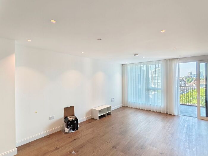 2 Bedroom Flat To Rent In Gasholder Place, London, SE11