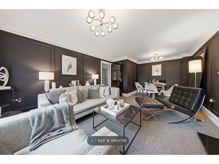 2 Bedroom Flat To Rent In Village St, Nottingham, NG12