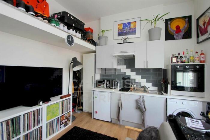 Studio To Rent In Camden Road, Camden, London, N7