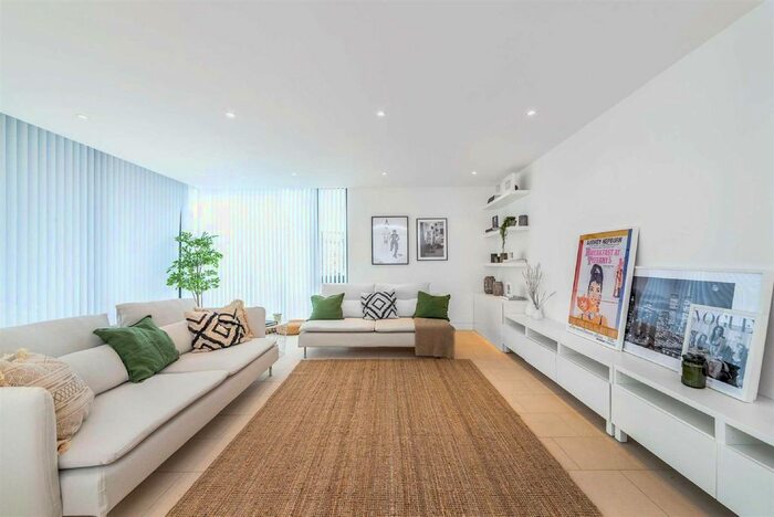 3 Bedroom Flat To Rent In Latitude House, Primrose Hill, Oval Road, London, NW1