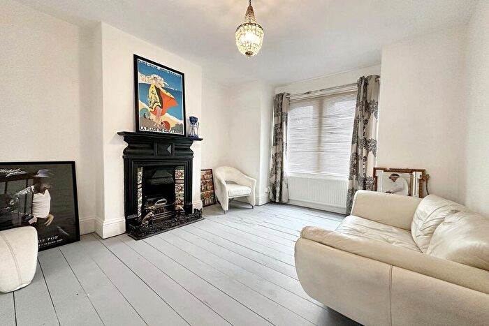 4 Bedroom Semi Detached House For Sale In Poole, BH12