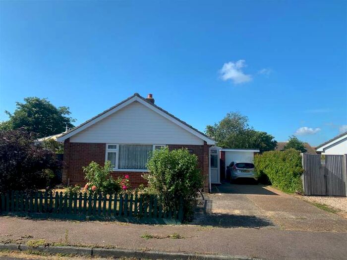 3 Bedroom Bungalow To Rent In The Fairway, Dymchurch, Romney Marsh Kent