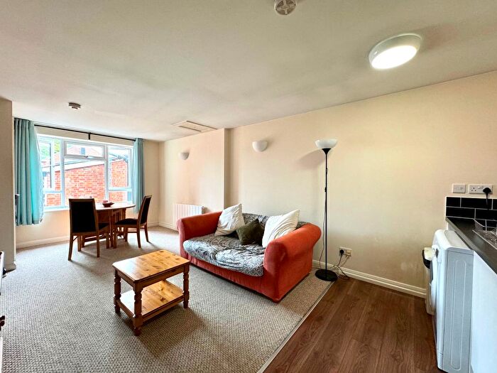 1 Bedroom Flat To Rent In Cleggs Court, Post Office Lane, Wantage, OX12