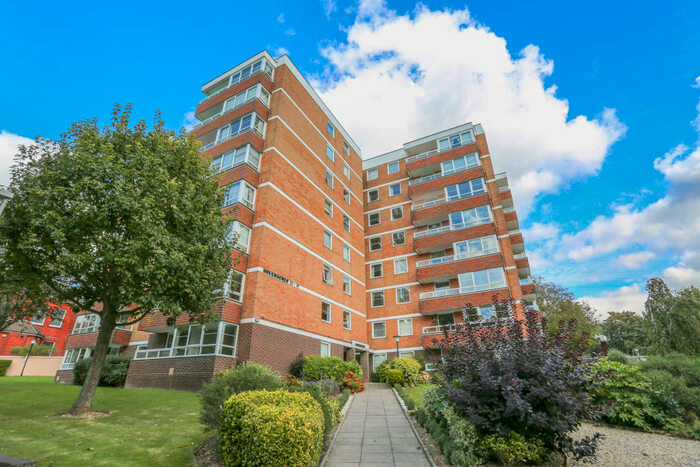 2 Bedroom Flat To Rent In Preston Park Avenue, Brighton, BN1