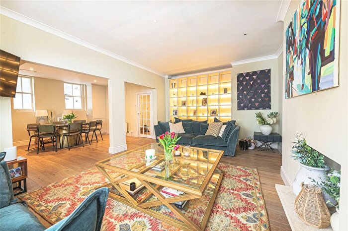 3 Bedroom Flat For Sale In Altenburg Gardens, London, SW11