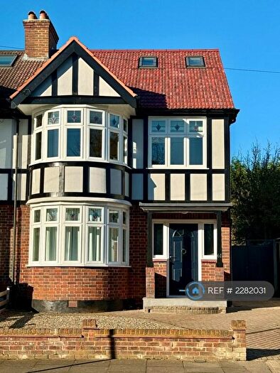 4 Bedroom Semi-Detached House To Rent In Alexandra Drive, Surbiton, KT5