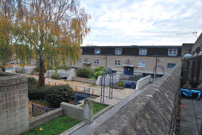 2 Bedroom Apartment To Rent In Lampards Buildings, Bath, BA1