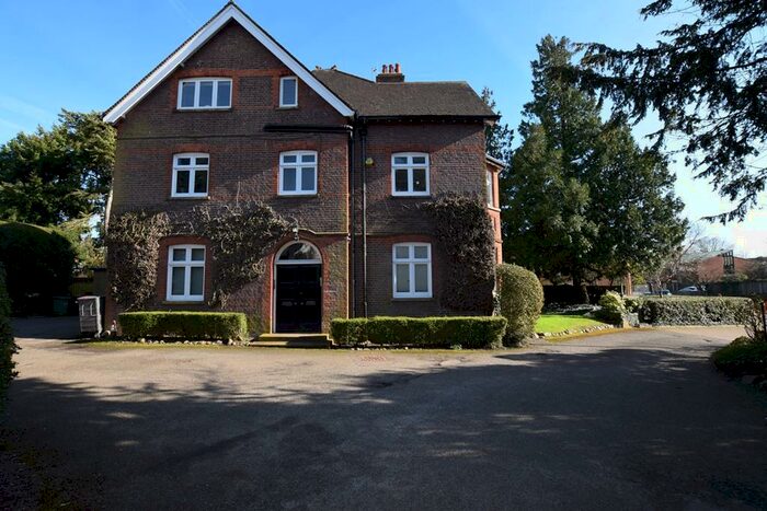 2 Bedroom Flat To Rent In Harpenden Road, St Albans, AL3