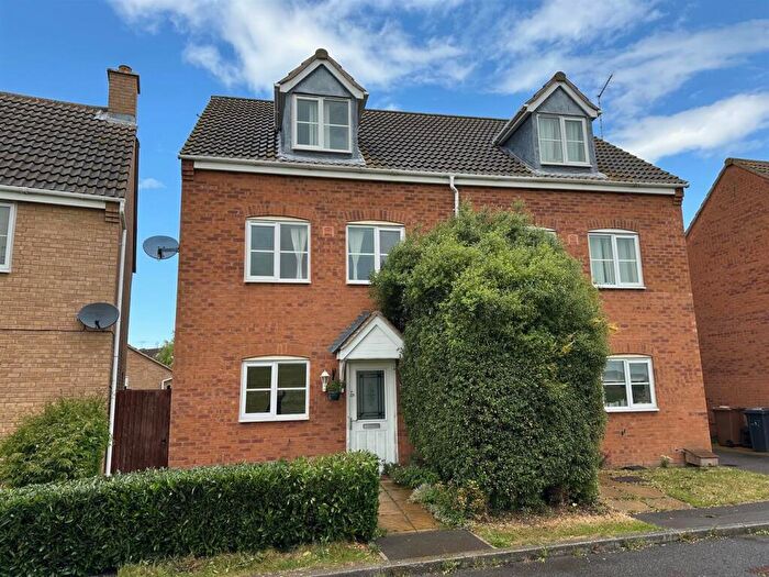 4 Bedroom Semi-Detached House To Rent In Ashville Road, Hampton Hargate, Peterborough, PE7