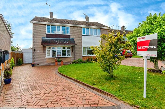 3 Bedroom Semi-Detached House For Sale In Kingsway, Essington, West Midlands, WV11