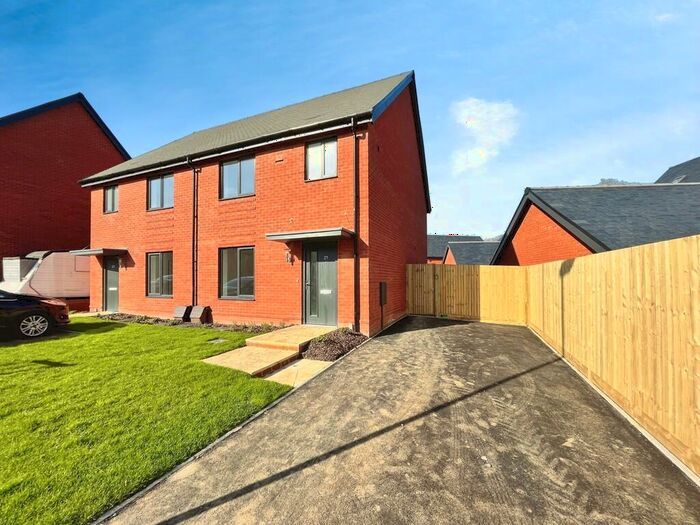 3 Bedroom Semi-Detached House To Rent In Stonyfield Road, Whiteley, PO15