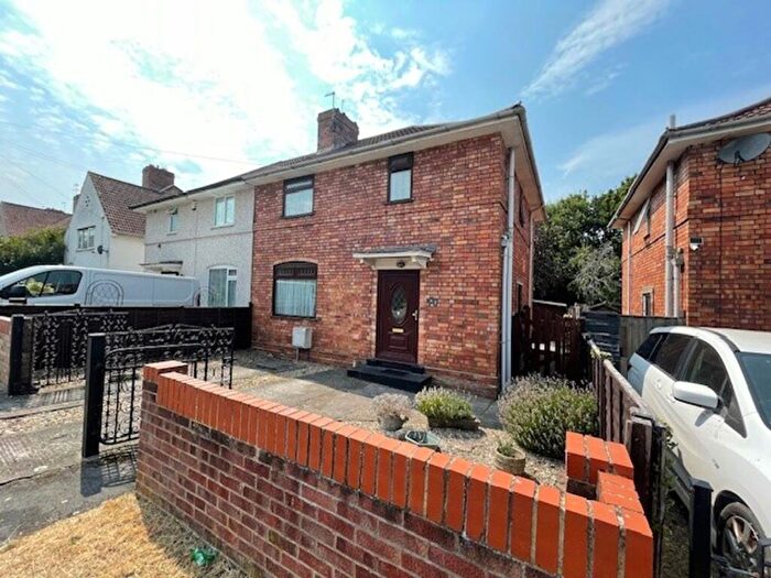 3 Bedroom Semi Detached House For Sale In Beechen Drive, Bristol, BS16
