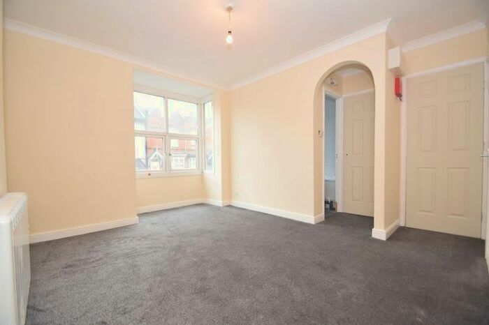 1 Bedroom Flat To Rent In Oakly Road, Batchley, Redditch, B97