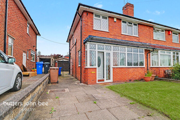 3 Bedroom Semi-Detached House For Sale In Courtway Drive, Stoke-On-Trent, ST1