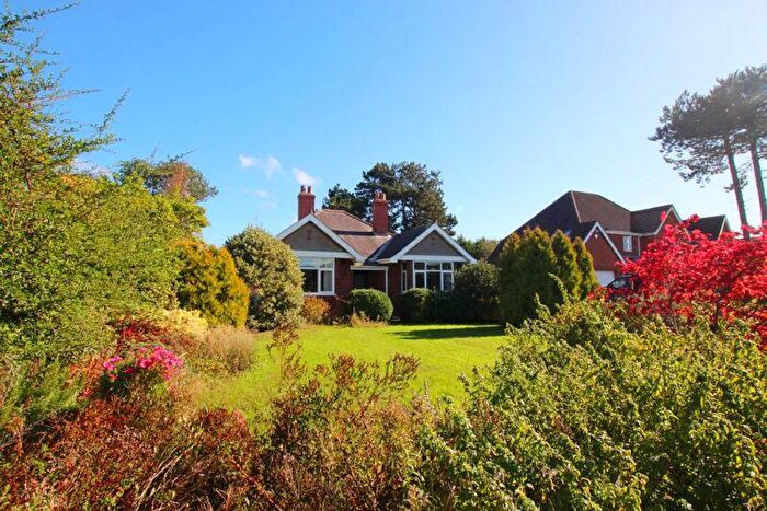 3 Bedroom Detached Bungalow For Sale In Stallingborough Road, Immingham, DN40