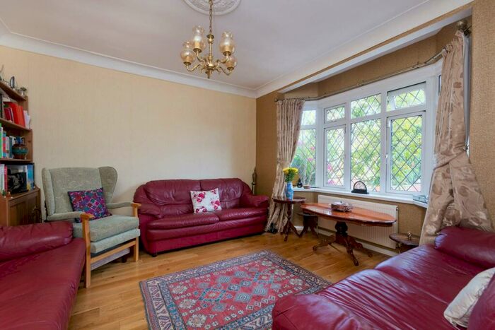 6 Bedroom Semi-Detached House To Rent In College Road, Harrow Weald, Harrow, HA3