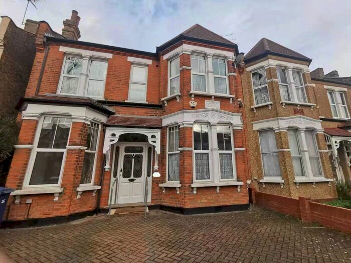 1 Bedroom Flat To Rent In Redbourne Avenue, London N3