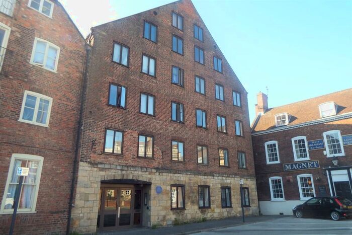 1 Bedroom Flat To Rent In South Square, PE21