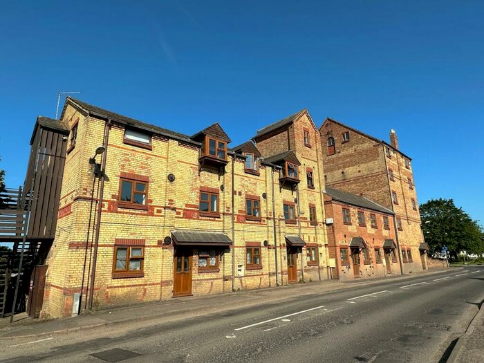 1 Bedroom Flat To Rent In Rivermill Apartments, Ramsey, PE26