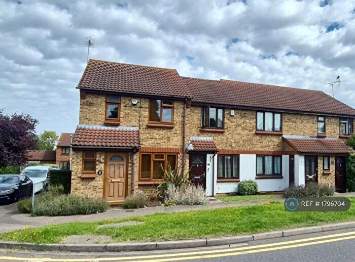 2 Bedroom Terraced House To Rent In Laurelside Walk, Dunstable, LU5
