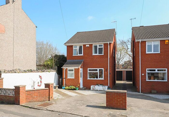 3 Bedroom Detached House For Sale In Old Hall Road, Chesterfield, S40