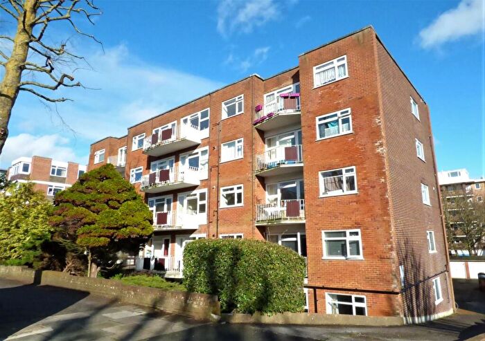 2 Bedroom Flat To Rent In Palmeira Avenue, Hove, BN3