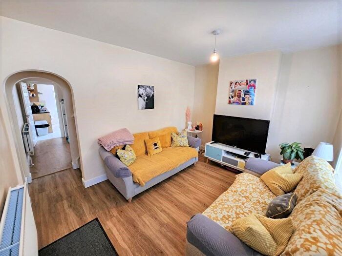 2 Bedroom End Of Terrace House For Sale In Leesland Road, Gosport, Hampshire, PO12