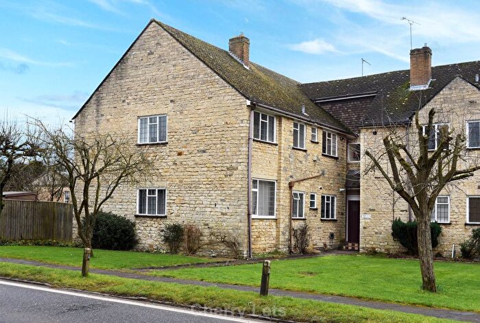 2 Bedroom Flat To Rent In Aynho Court. Croughton Road, Aynho, OX17