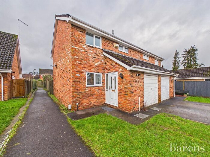 3 Bedroom Semi Detached House For Sale In Larkfield, Chineham, Basingstoke, RG24
