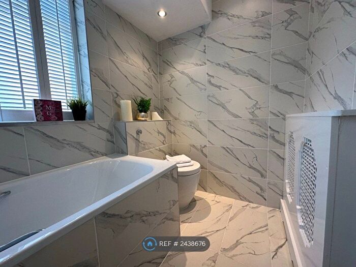 3 Bedroom Flat To Rent In St. Stephens Grove, London, SE13