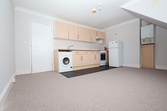 1 Bedroom Flat To Rent In Springfield, London, E5