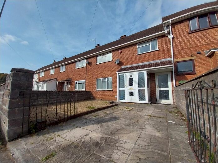 3 Bedroom Property To Rent In Poplar Road, Fairwater, Cardiff, CF5