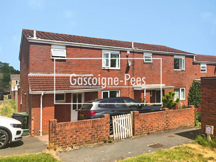 3 Bedroom House To Rent In Brighton Hill, RG22