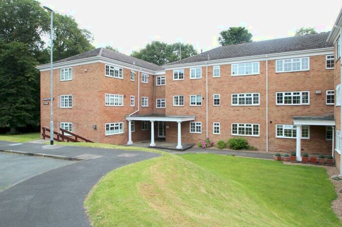 3 Bedroom Flat To Rent In Grange Wood Court, Leeds, West Yorkshire, Uk, LS16