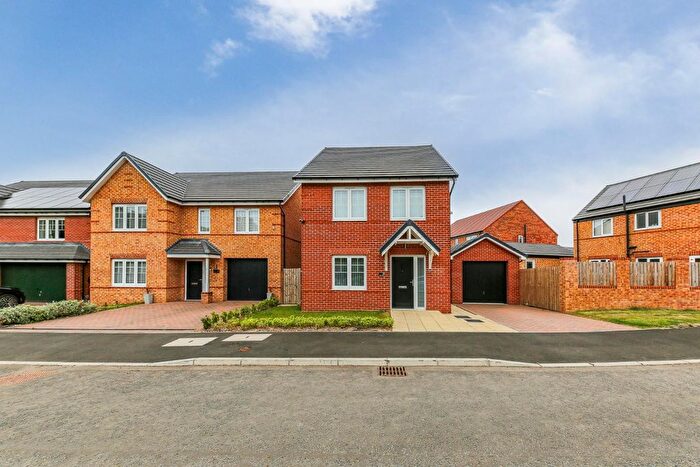 3 Bedroom Detached House For Sale In Beech Court, Cygnet Park, NE12
