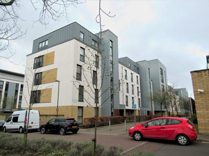 2 Bedroom Ground Flat To Rent In Main Door Flat, Kimmerghame Path, Edinburgh, EH4