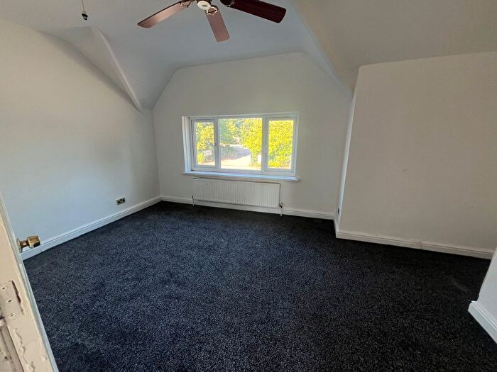 3 Bedroom Semi-Detached House To Rent In West Bromwich Road, Walsall, WS5