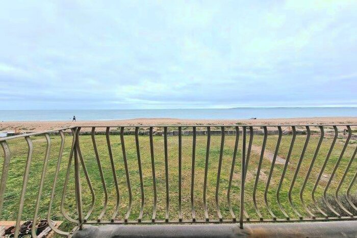 2 Bedroom Flat To Rent In Southwood Road, Hayling Island, PO11