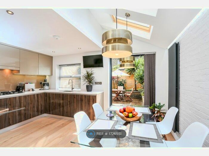 3 Bedroom Terraced House To Rent In Holden Street, London, SW11