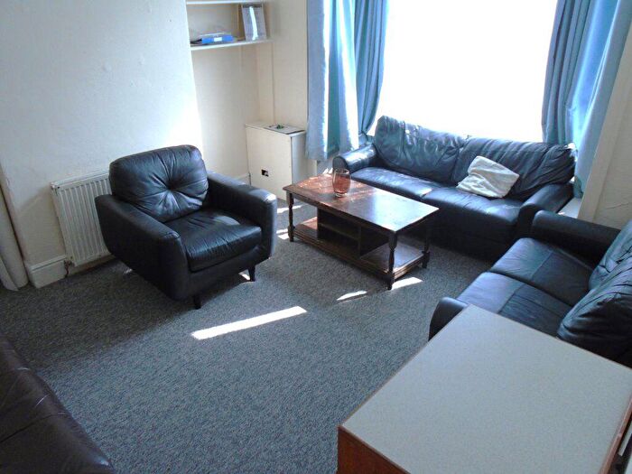 6 Bedroom House To Rent In Bournbrook Road, B29