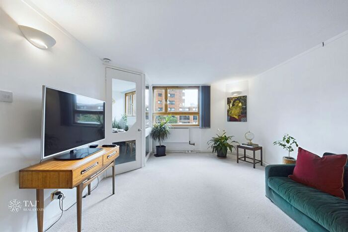 2 Bedroom Flat To Rent In Upper Berenger Walk, World's End Estate, London, SW10