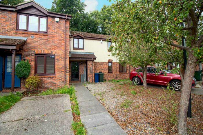 3 Bedroom Terraced House To Rent In Hunters Place, Spital Tongues, Newcastle Upon Tyne, NE2