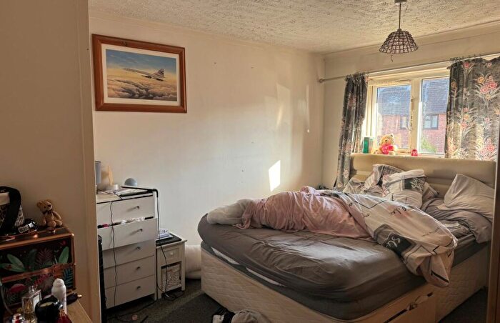 3 Bedroom End Of Terrace House For Sale In Avon Crescent, Brockworth, Gloucester, Gloucestershire, GL3