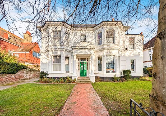 1 Bedroom Flat For Sale In Flat, Richmond Road, Worthing, West Sussex, BN11