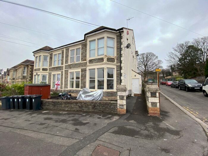 2 Bedroom Apartment To Rent In Overnhill, Downend, Bristol, BS16