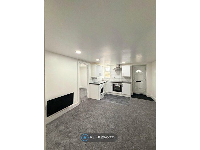 1 Bedroom Flat To Rent In Littlemoor Road, Pudsey, LS28