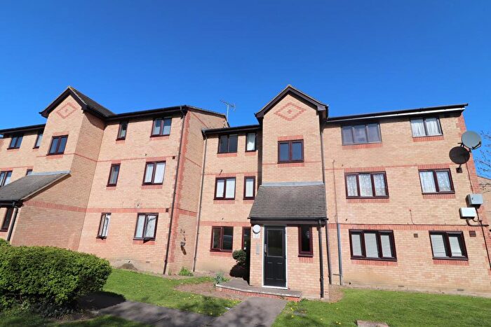 Studio To Rent In Chestnut Road, Vange, SS16