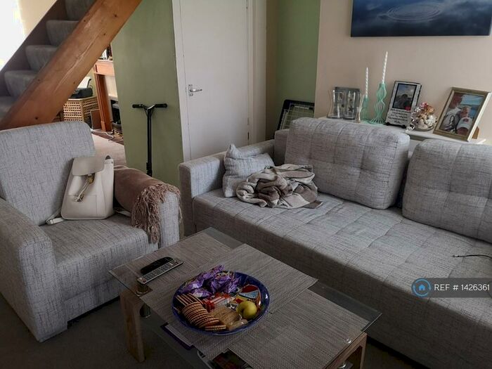 2 Bedroom End Of Terrace House To Rent In St Mary's Grove, Swindon, SN2