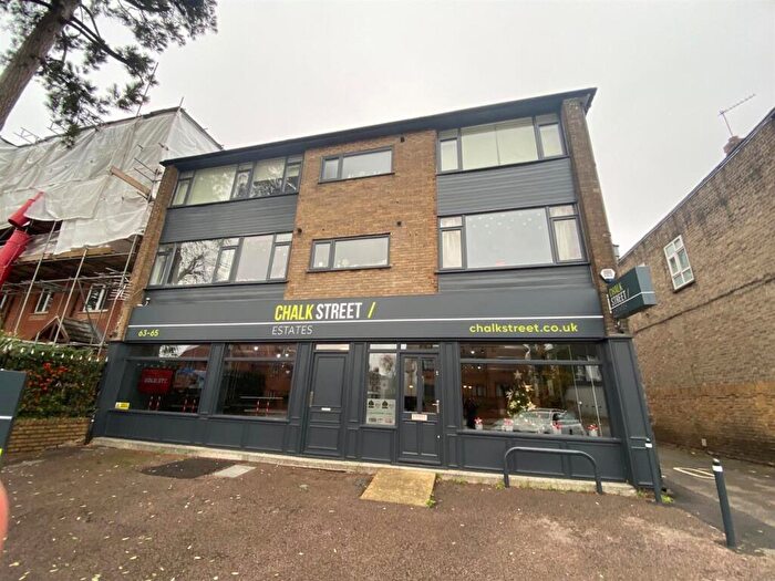 2 Bedroom Flat To Rent In Station Lane Hornchurch Essex, RM12