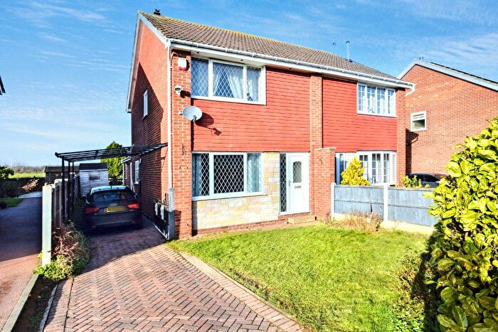 3 Bedroom Semi-Detached House For Sale In Hollingthorpe Grove, Hall Green, Wakefield, West Yorkshire, WF4